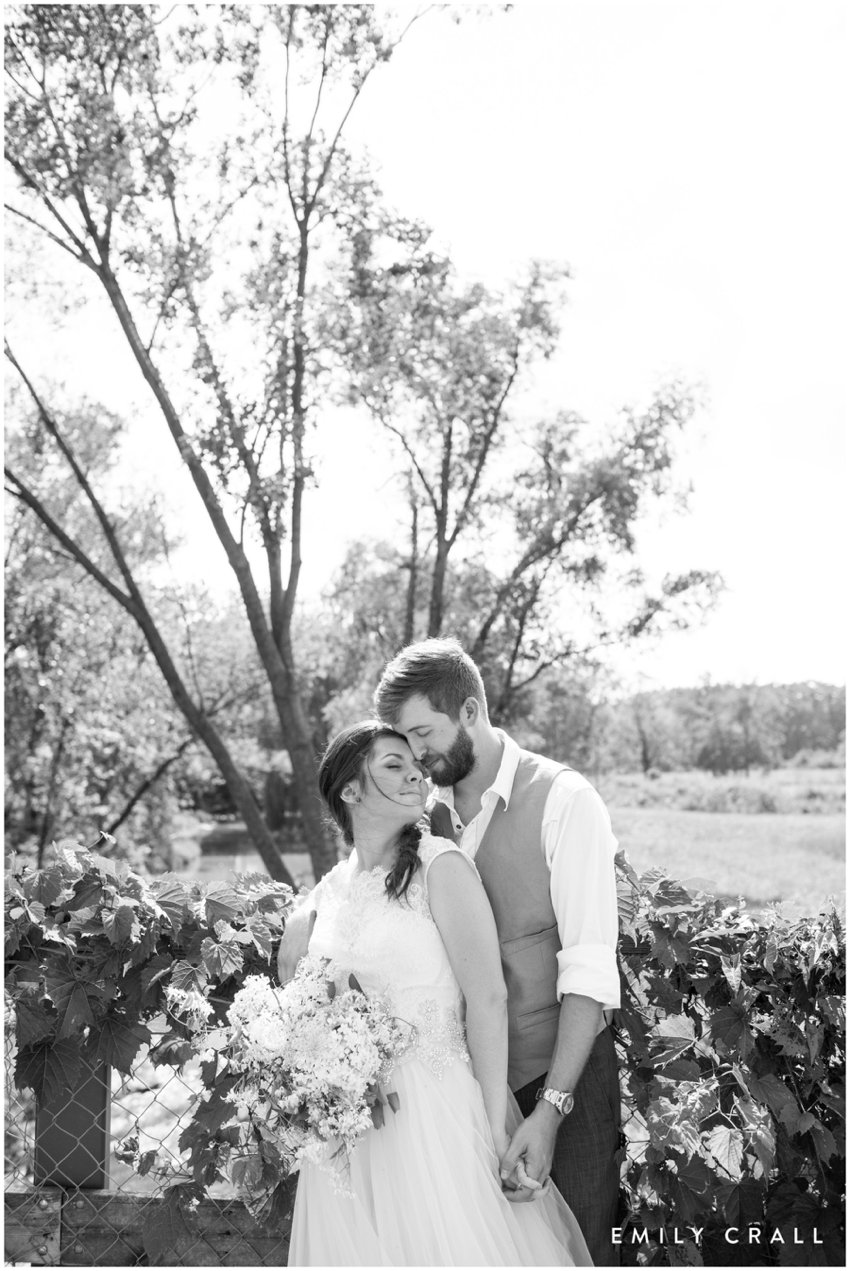 Celebration Farm Summer Wedding - LaciJohnny © Emily Crall_0023.jpg