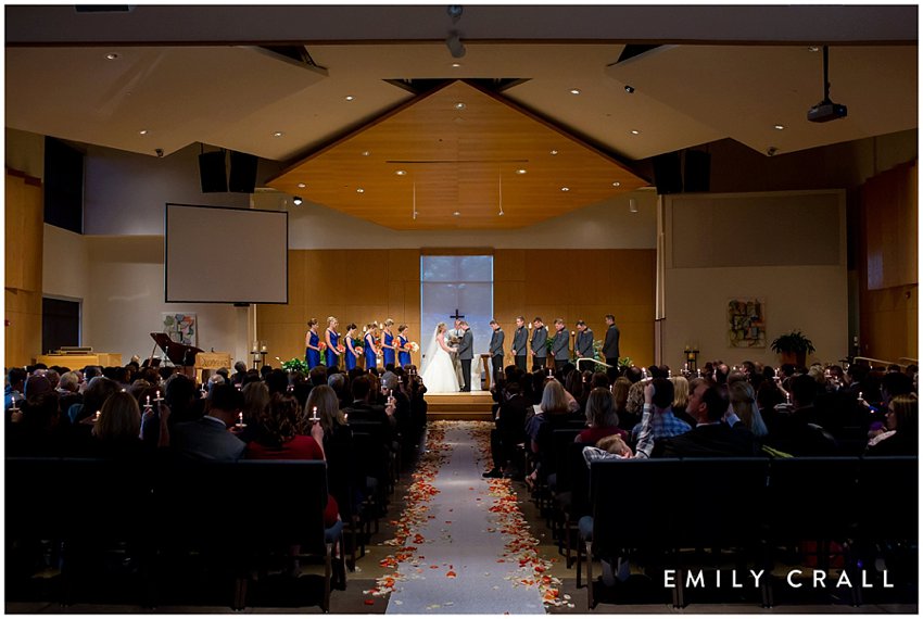 Des Moines Art Center Wedding © Emily Crall_0107.jpg