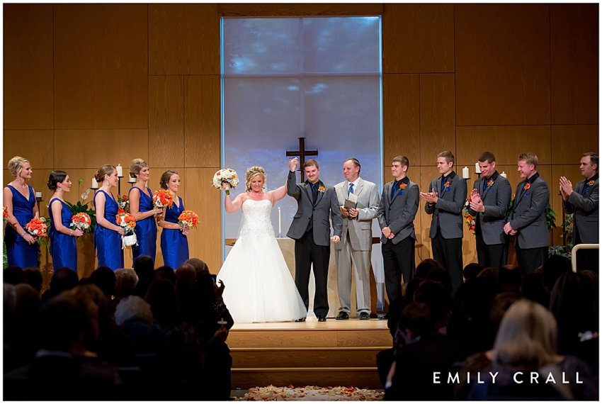 Des Moines Art Center Wedding © Emily Crall_0109.jpg