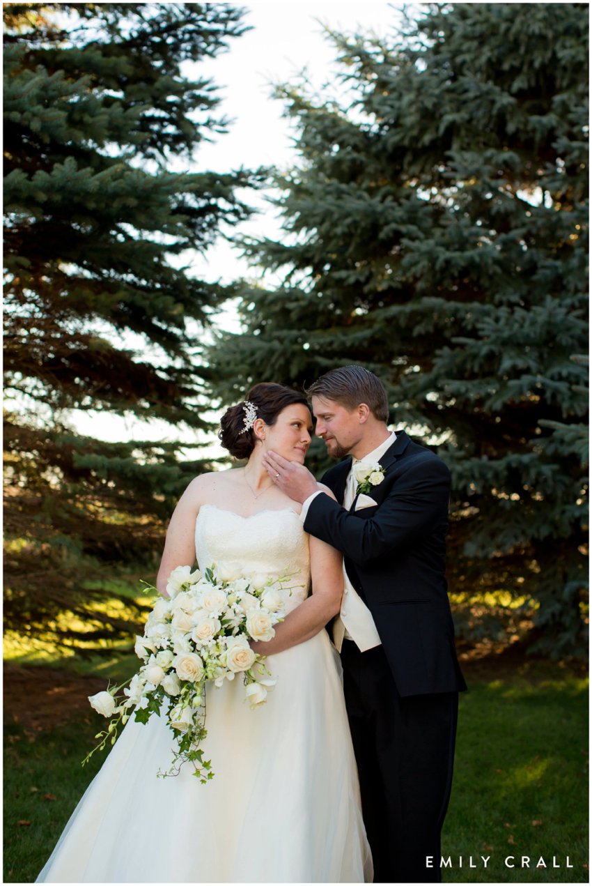 Minnesota Wedding - BonnieSam © Emily Crall_0035.jpg