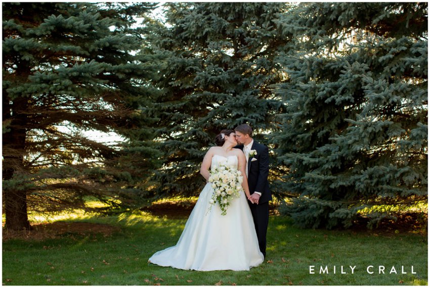 Minnesota Wedding - BonnieSam © Emily Crall_0037.jpg